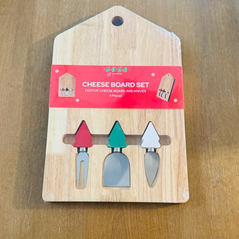 Tootles Cheese Board 4 Piece Serving Set - Picture 3 of 3